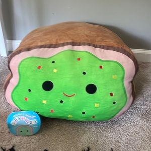 Sinclair the stackable avocado 20” squish-mellow🥑🍞